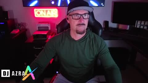 Snapshot of imdjazra chatting on February 7, 4:16 am DJ Azra online show from February 7, 4:16 am