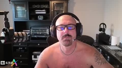 Snapshot of imdjazra chatting on October 2, 2:02 pm DJ Azra online show from October 2, 2:02 pm