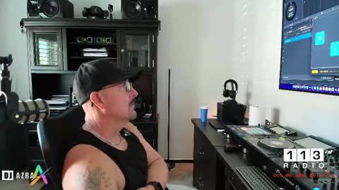 Snapshot of imdjazra chatting on October 6, 4:37 pm DJ Azra online show from October 6, 4:37 pm