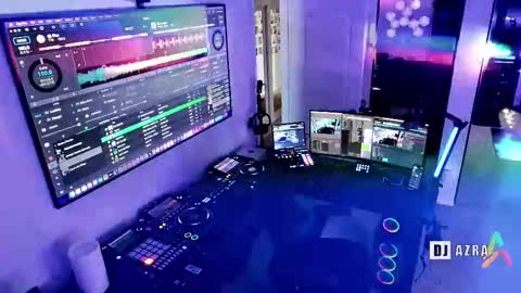 Snapshot of imdjazra chatting on October 17, 9:28 pm DJ Azra online show from October 17, 9:28 pm