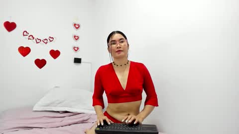 imhannahweaver online show from February 28, 5:30 am