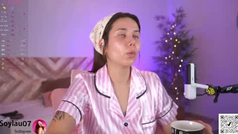 Snapshot of imjess_ chatting on April 23, 3:25 pm imjess_ online show from April 23, 3:25 pm