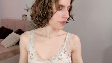 Snapshot of imogensy chatting on April 28, 9:47 am my name Imo Fansly online show from April 28, 9:47 am