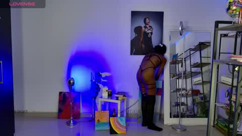 Snapshot of imselma chatting on December 18, 11:49 am Ill take a break see you later to light candles online show from December 18, 11:49 am