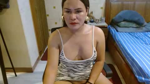 Snapshot of imyourfantasy10 chatting on February 7, 11:52 pm charmel online show from February 7, 11:52 pm
