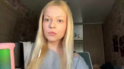 Snapshot of inamillsap chatting on February 25, 12:48 pm Lola online show from February 25, 12:48 pm