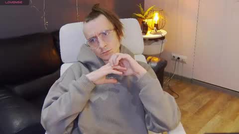 Snapshot of incandenza_ chatting on February 23, 7:49 pm incandenza_ online show from February 23, 7:49 pm