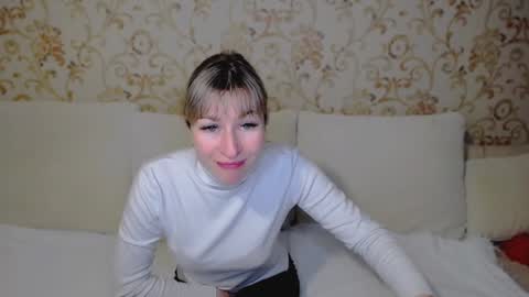 Snapshot of incredible_ariela chatting on December 4, 11:52 am incredible_ariela online show from December 4, 11:52 am