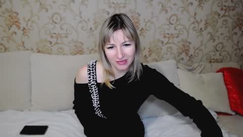 Snapshot of incredible_ariela chatting on December 7, 11:40 am incredible_ariela online show from December 7, 11:40 am
