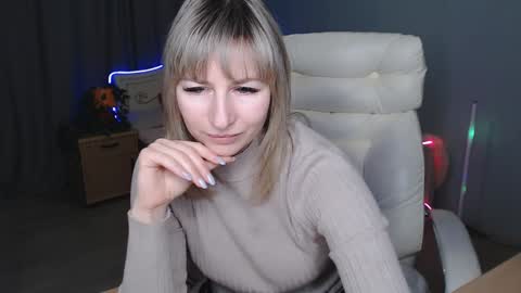 Snapshot of incredible_ariela chatting on December 16, 1:22 pm incredible_ariela online show from December 16, 1:22 pm