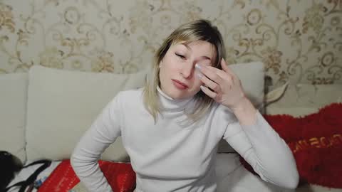 Snapshot of incredible_ariela chatting on December 17, 4:32 pm incredible_ariela online show from December 17, 4:32 pm