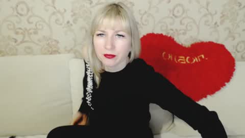 Snapshot of incredible_ariela chatting on January 3, 1:36 pm incredible_ariela online show from January 3, 1:36 pm