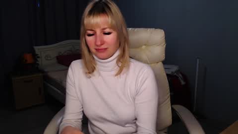 Snapshot of incredible_ariela chatting on January 5, 10:32 am incredible_ariela online show from January 5, 10:32 am
