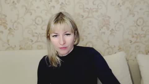 Snapshot of incredible_ariela chatting on January 6, 10:02 am incredible_ariela online show from January 6, 10:02 am