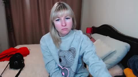 Snapshot of incredible_ariela chatting on January 15, 12:58 pm incredible_ariela online show from January 15, 12:58 pm