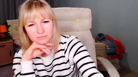 Snapshot of incredible_ariela chatting on January 18, 12:26 pm incredible_ariela online show from January 18, 12:26 pm