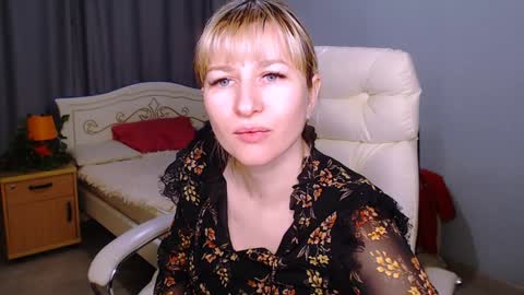 Snapshot of incredible_ariela chatting on January 22, 9:32 pm incredible_ariela online show from January 22, 9:32 pm