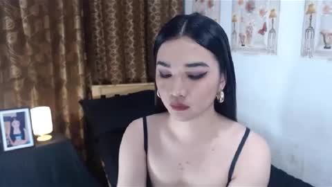 indestructabletrixie online show from January 27, 7:03 pm