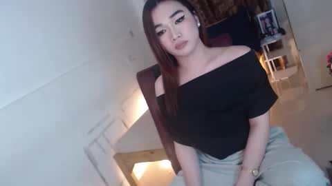 indestructabletrixie online show from February 24, 3:37 am