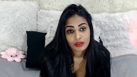 Snapshot of indian_swaggerliciousx chatting on May 15, 11:23 pm Jazmin online show from May 15, 11:23 pm
