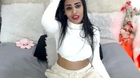 Snapshot of indian_swaggerliciousx chatting on May 16, 11:14 pm Jazmin online show from May 16, 11:14 pm