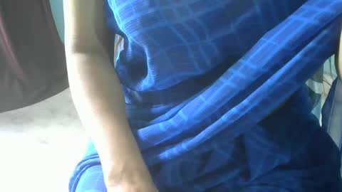 Snapshot of indiananu23 chatting on January 21, 6:22 am indiananu23 online show from January 21, 6:22 am