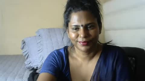 Snapshot of indiandreams_ chatting on July 8, 11:26 am Palavi online show from July 8, 11:26 am