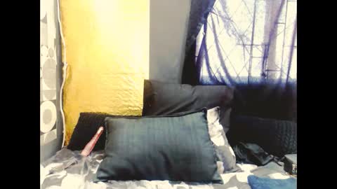 indianhoneyx online show from February 3, 6:40 am