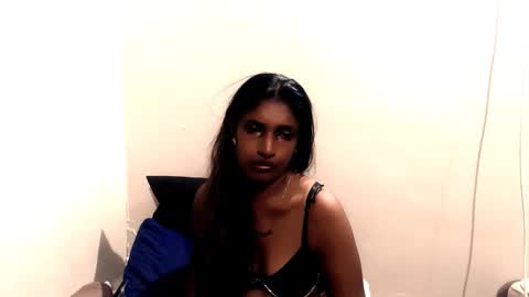 indianhoneyx online show from April 18, 6:01 pm
