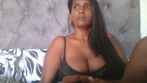Snapshot of indianjasmin chatting on February 12, 5:37 am priya online show from February 12, 5:37 am