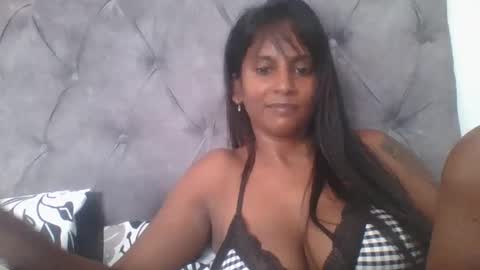Snapshot of indianjasmin chatting on February 18, 6:04 am priya online show from February 18, 6:04 am
