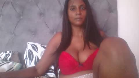 Snapshot of indianjasmin chatting on February 19, 6:11 am priya online show from February 19, 6:11 am