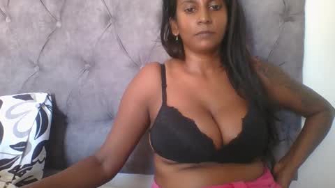 Snapshot of indianjasmin chatting on February 22, 7:12 am priya online show from February 22, 7:12 am