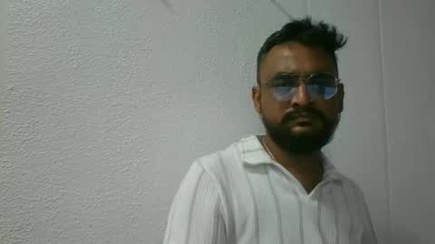 Snapshot of indianlover1433 chatting on September 20, 5:19 am Indian lover online show from September 20, 5:19 am