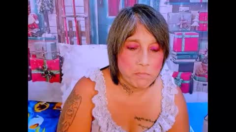 indianroxy27 online show from December 3, 6:39 pm