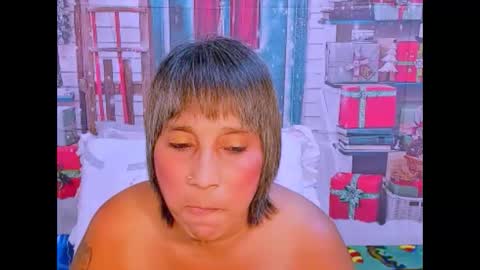 indianroxy27 online show from December 5, 6:37 pm