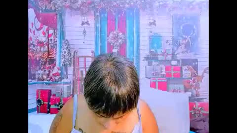 indianroxy27 online show from December 14, 9:25 am