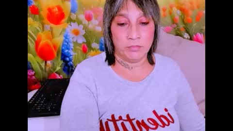 Snapshot of indianroxy27 chatting on February 14, 11:23 pm indianroxy27 online show from February 14, 11:23 pm