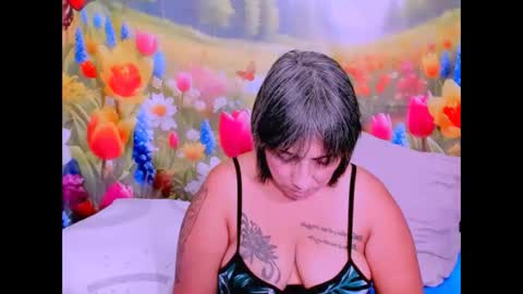 Snapshot of indianroxy27 chatting on March 11, 6:47 pm indianroxy27 online show from March 11, 6:47 pm