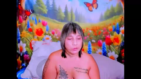 Snapshot of indianroxy27 chatting on April 16, 6:30 pm indianroxy27 online show from April 16, 6:30 pm