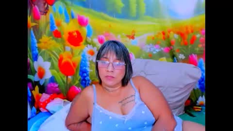 indianroxy27 online show from May 28, 7:11 pm