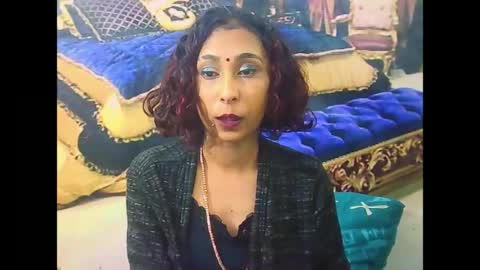 indiansexybutt4u2luv online show from July 7, 6:47 am