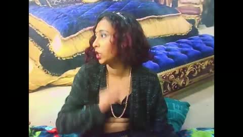 indiansexybutt4u2luv online show from July 7, 7:23 am