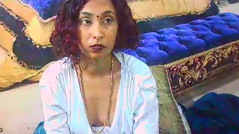 indiansexybutt4u2luv online show from July 10, 6:17 am