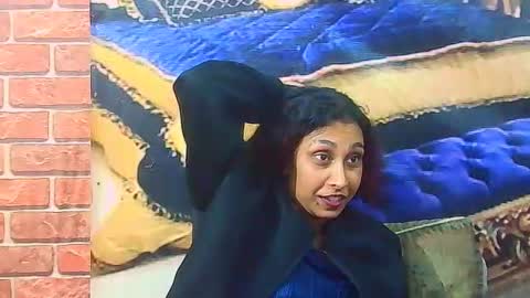 indiansexybutt4u2luv online show from July 17, 5:47 am