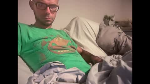 Snapshot of indiscriminator chatting on December 3, 4:25 am just1dude online show from December 3, 4:25 am