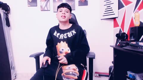 Snapshot of indomitablebeast chatting on December 7, 8:22 am matias online show from December 7, 8:22 am