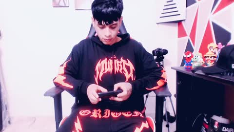 Snapshot of indomitablebeast chatting on January 16, 1:06 am matias online show from January 16, 1:06 am