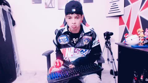 Snapshot of indomitablebeast chatting on January 25, 2:25 pm matias online show from January 25, 2:25 pm