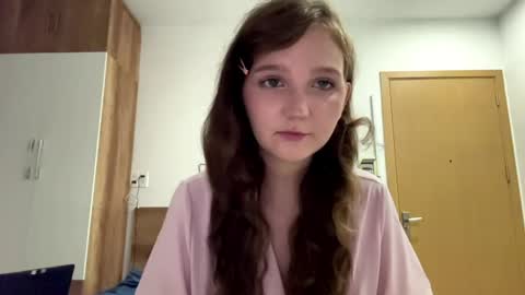 Viola online show from May 17, 1:51 pm